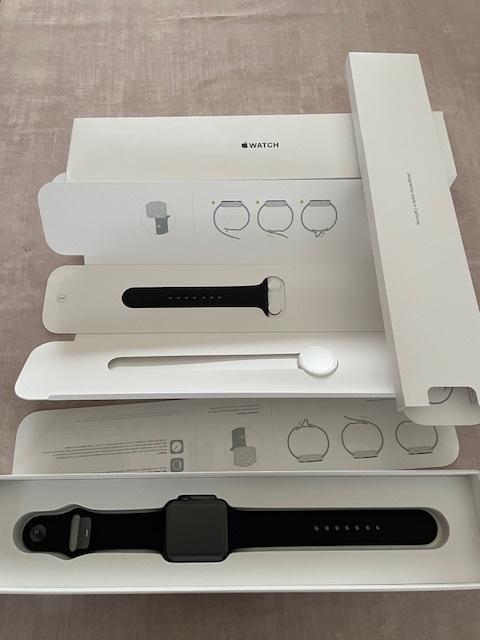 Splinternieuwe Apple iWatch (nooit aangezet) -originele doos, Computers en Software, Apple iPads, Nieuw, Ophalen of Verzenden
