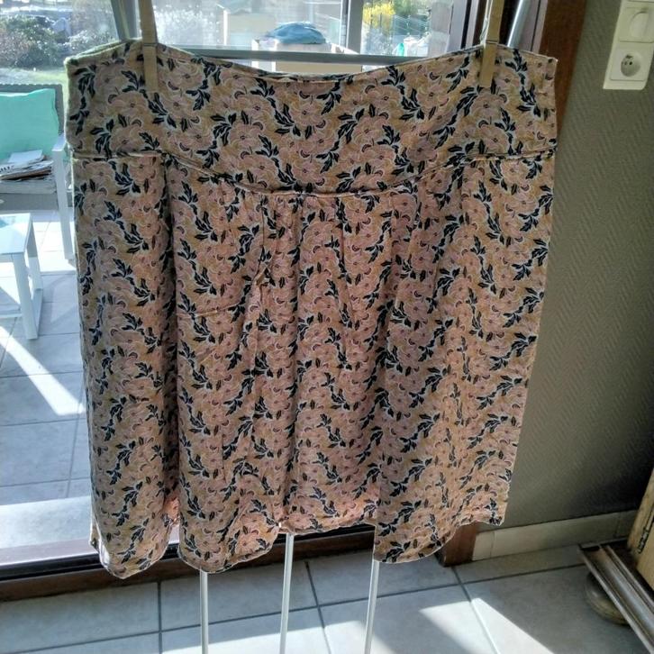 Jupe légère doublée avec 2 poches Imprimés fleuris mout, Kleding | Dames, Rokken, Zo goed als nieuw, Maat 42/44 (L), Knielengte