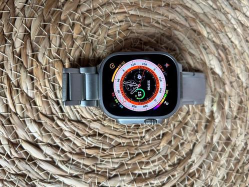 Apple Watch ultra titanium 49mm, Bijoux, Sacs & Beauté, Montres connectées, Comme neuf, iOS, Argent, Distance, Bandage calorique