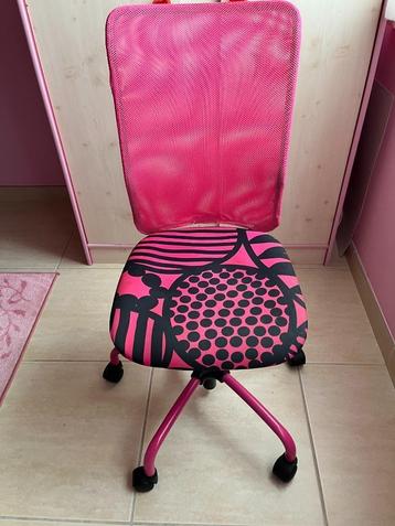 Fuchsia roze kinderbureaustoel van ikea, in goede staat