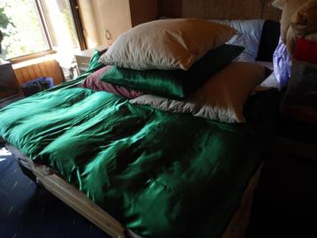 satyne overtrekken donsdekens beschikbaar voor biedingen