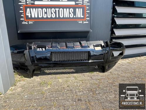 voorbumper TOYOTA LANDCRUISER VA 2021, Auto-onderdelen, Carrosserie, Bumper, Voor, Gebruikt, Ophalen