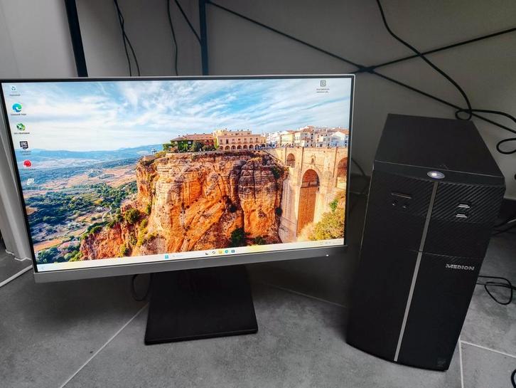 PC de bureau/de jeu Medion, Informatique & Logiciels, Ordinateurs de bureau, HDD, SSD, Enlèvement