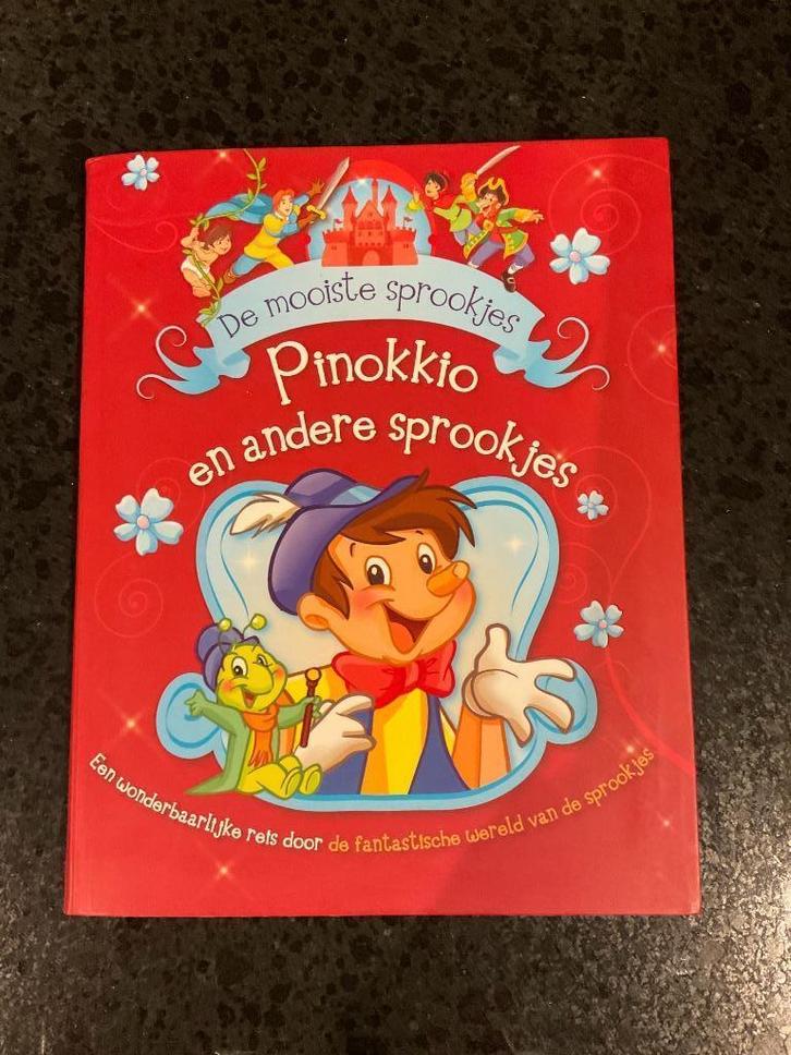 Sprookjesboek: Pinokkio en andere sprookjes, Boeken, Sprookjes en Fabels, Gelezen, Ophalen of Verzenden
