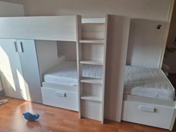 Stapelbed zonder matras beschikbaar voor biedingen