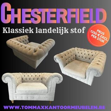 2 x fauteuils Chesterfield Classic Country en tissu disponible aux enchères