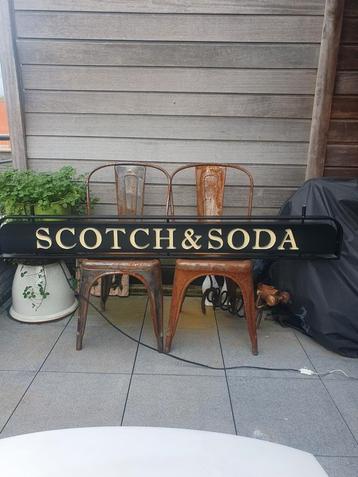 SCOTCH & SODA reclame lichtbalk (Amsterdam)