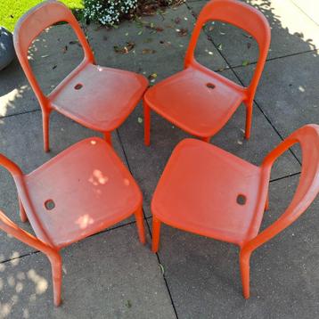 Stoelen beschikbaar voor biedingen