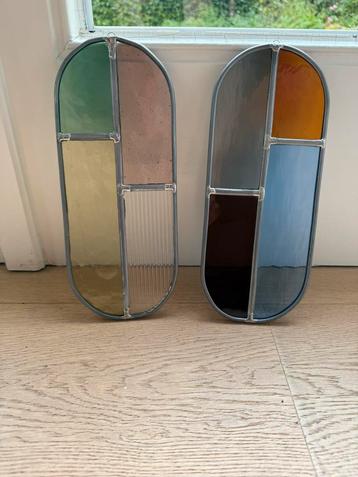 2 glas in loodwerkjes beschikbaar voor biedingen