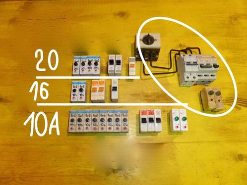 Zekeringen Lot 25 stuks, (+Gratis stuks), Doe-het-zelf en Bouw, Elektriciteit en Kabels, Gebruikt, Ophalen of Verzenden