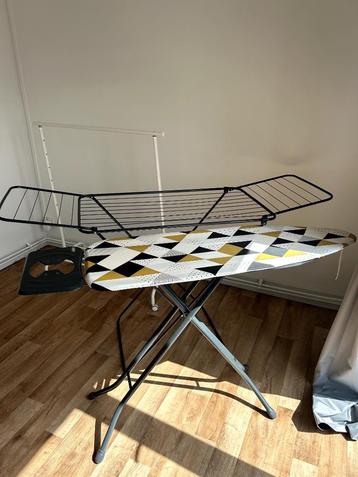 Planche à repasser, étendoir et pinces à linge — 50 euros po, Enlèvement, Comme neuf, Fer à repasser sans fil
