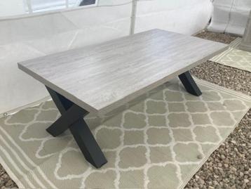 salontafel beschikbaar voor biedingen