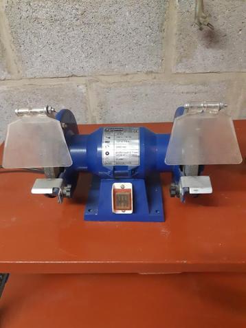 Slijpmachine beschikbaar voor biedingen