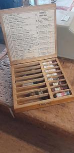 Vintage houten kistje met producten ivm horloge herstelling, Antiek en Kunst, Antiek | Klokken, Ophalen of Verzenden