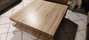 Salontafel in de woonkamer 1mx1m beschikbaar voor biedingen