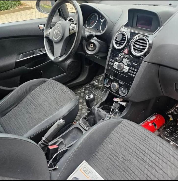 Opel Corsa, Autos, Opel, Particulier, Air conditionné, Bluetooth, Vitres électriques, Isofix, Radio, USB, Diesel, Cuir, Enlèvement