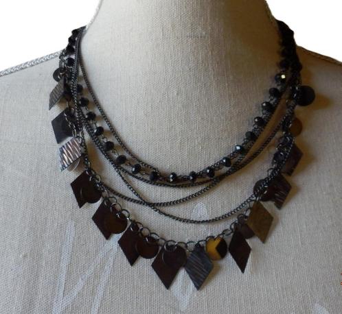 (5) - collier fantaisie noir, Handtassen en Accessoires, Kettingen, Zo goed als nieuw, Kunststof, Zwart, Verstelbaar, Ophalen of Verzenden