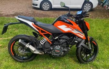 KTM Duke 125 - 2017 - 2000KM - Eerste eigenaar! beschikbaar voor biedingen