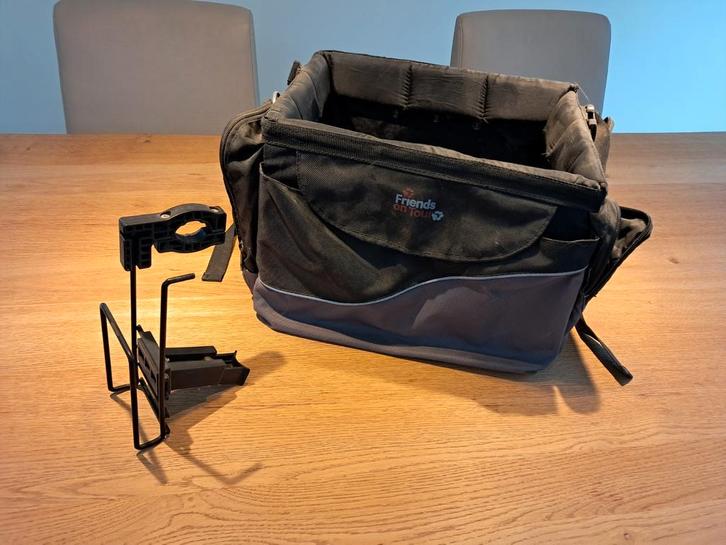 Stuurfietstas voor kleine honden, Animaux & Accessoires, Paniers pour chiens, Utilisé, Poussière, Enlèvement