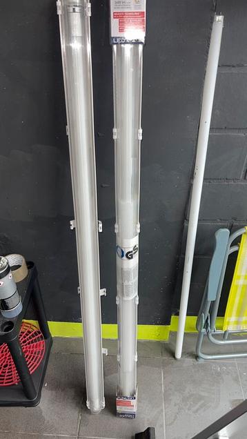 Lampe neuf 2 pieces beschikbaar voor biedingen