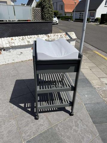 Verzorgtafel beschikbaar voor biedingen