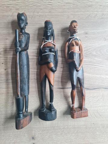 3 houten beelden : Afrikaanse kunst 