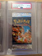 Charizard Base Set Booster Pack PSA 8 1st edition Dutch NL, Enlèvement ou Envoi, Neuf, Booster