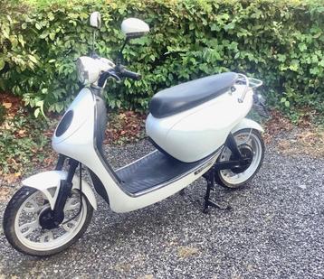 Efun3 elektrische scooter klasse A vaste prijs. beschikbaar voor biedingen