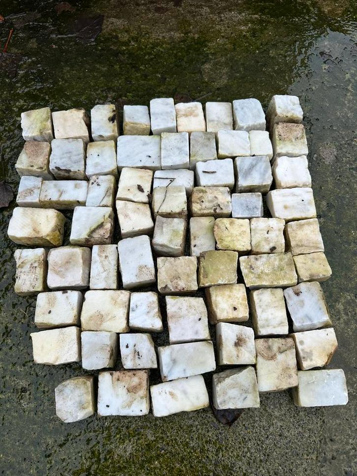 Witte Carrara marmer kasseien – ca. 10 m², Doe-het-zelf en Bouw, Tegels, Gebruikt, Marmer, Ophalen