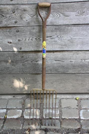 aardappelriek van het merk AVR  Als Nieuw beschikbaar voor biedingen