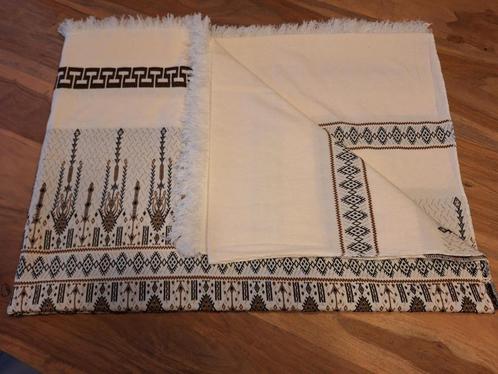 Mooi Zwaar Tafelkleed Met Grieks Motief 1.50 x 2.10 M  *Nooi, Huis en Inrichting, Tafelkleden, Ophalen