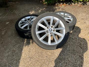  3 Skoda Octavia 17 inch Velgen met Banden beschikbaar voor biedingen