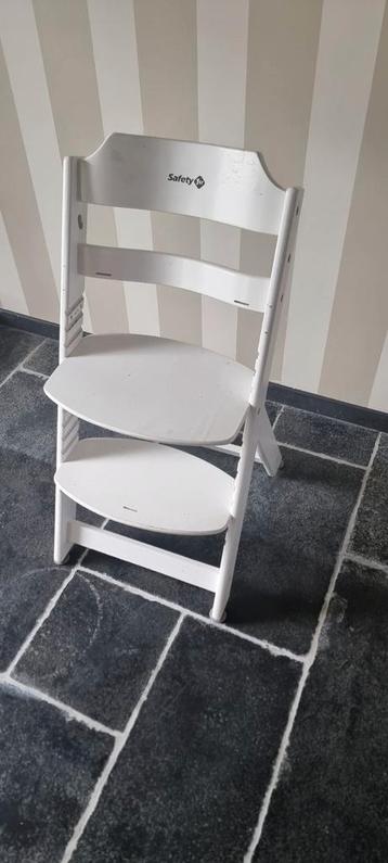 Kinderstoel stoel babysitting  beschikbaar voor biedingen