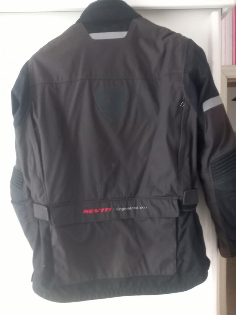 Motorvest revit, Enlèvement