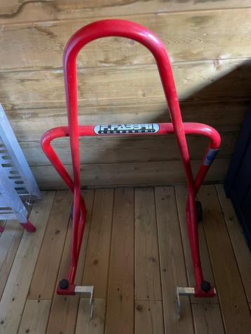 Paddockstand achter, Enlèvement, Utilisé
