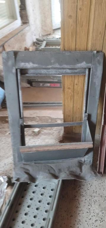 Ancienne fenetre en zing et 2 fenetre pour pigeons, Bricolage & Construction, Enlèvement, Comme neuf