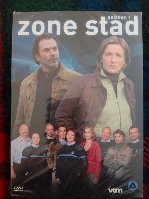 Zone Stad DVD box - seizoen 1, CD & DVD, DVD | TV & Séries télévisées, Neuf, dans son emballage, Coffret, Enlèvement ou Envoi