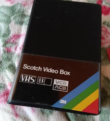 VHS  dooosjes beschikbaar voor biedingen