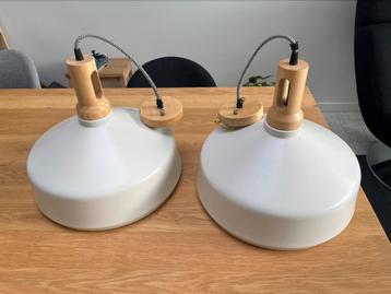 Hanglampen beschikbaar voor biedingen