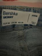 Jeans Bershka homme taille 28 longueur jambe 34, Vêtements | Hommes, Jeans, Enlèvement, Comme neuf