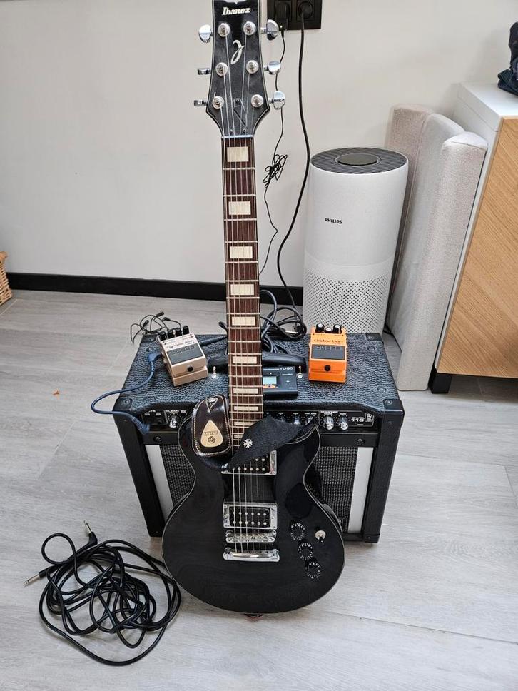 Complete elektrische gitaarset – Ibanez ART100 + Peavey, Musique & Instruments, Instruments à corde | Guitares | Électriques, Utilisé