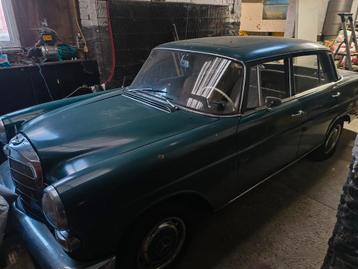 Mercedes Benz 230 w110 Heckflosse beschikbaar voor biedingen