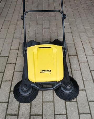 Kärcher veegmachine beschikbaar voor biedingen