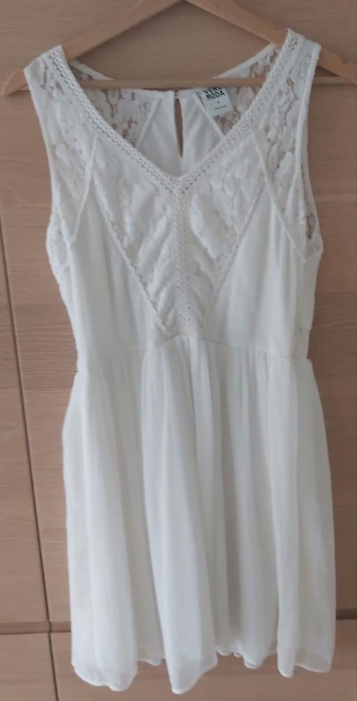 Robe de soirée de la marque Vero Moda, Enlèvement