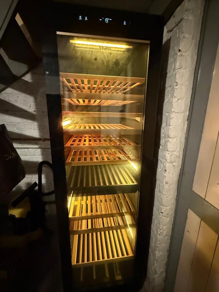 Frigo à vin Haier double compartiment & température, Electroménager, Réfrigérateurs & Frigos, Utilisé, 200 litres ou plus, 160 cm ou plus