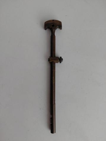 Antieke glassnijder beschikbaar voor biedingen