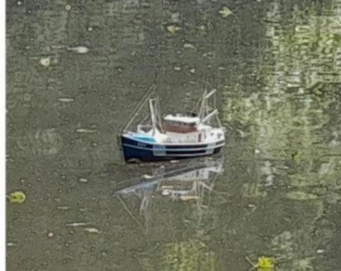 Tekoop. Mooie billingboats zij arm trawler progress 5 RTR, Hobby en Vrije tijd, Modelbouw | Boten en Schepen, Zo goed als nieuw