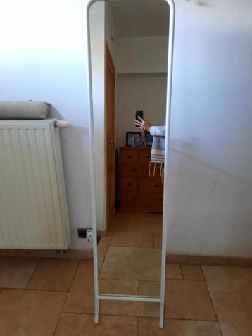 Miroir sur pied Ikea KNAPPER