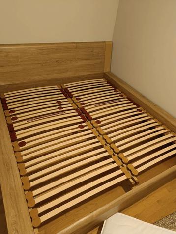 King-size bed 180x200 (210x220x37 cm) beschikbaar voor biedingen