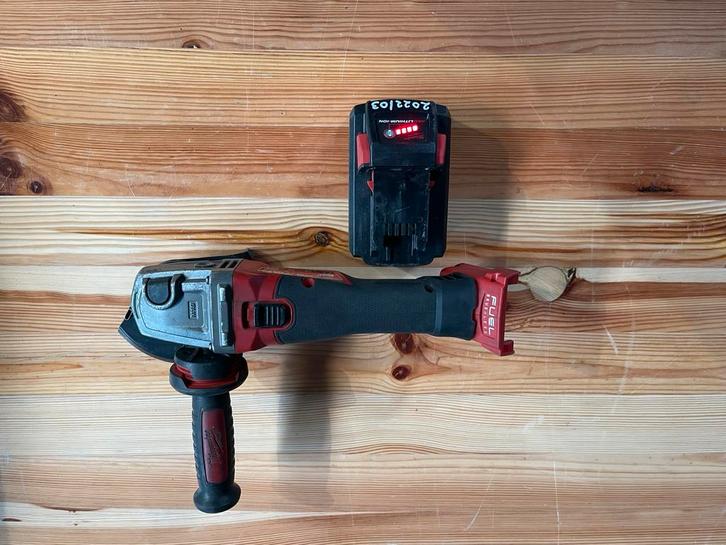 Milwaukee haakse slijpmachine, Doe-het-zelf en Bouw, Gereedschap | Slijpmachines, Zo goed als nieuw, Haakse handslijpmachine, 1000 watt of meer